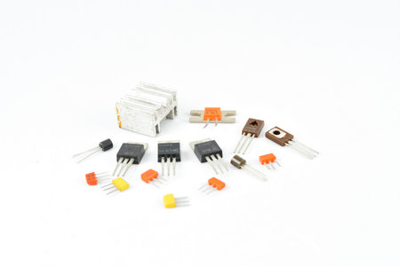 Radio, vintage transistors, low power, low voltage, heat sink for transistors, repair and...