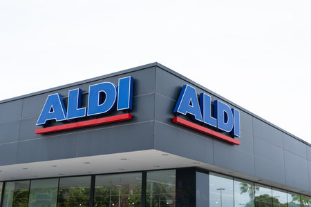 Tarragona, Spain - May 29 2023: ALDI close-up supermarket logo.のeditorial素材