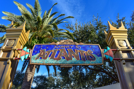 Orlando, Florida. December 19, 2018. Main entrance of Journey to Atlantis at Seaworld in International Drive area.のeditorial素材