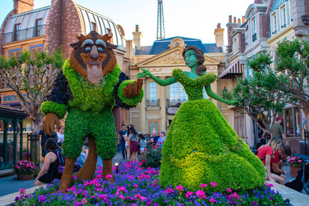 Orlando, Florida . March 27, 2019. Beauty and Beast topiaries in France Pavilion at Epcot in Walt Disney World.のeditorial素材