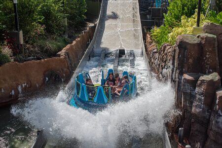 Orlando, Florida. October 29, 2019. People having fun amazing Infinity Falls at Seaworld 14のeditorial素材