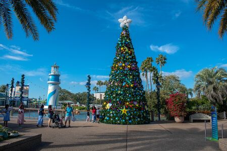 Orlando, Florida . November 22, 2019. People walking around of Christmas Tree at Seaworld s Christmas Celebration 2のeditorial素材