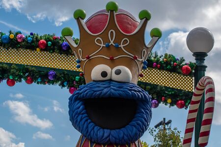 Orlando, Florida . November 22, 2019. Top view of Grover at Seaworld Christmas Celebrationのeditorial素材