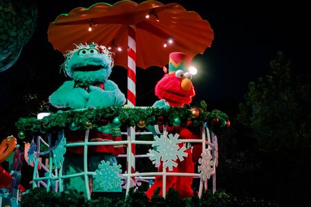 Orlando, Florida . November 24, 2019. Rosita and Elmo at Sesame Street Christmas Parade at Seaworld 4のeditorial素材
