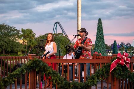 Orlando, Florida . November 23, 2019. Country band playing Christmas music at Seaworldのeditorial素材