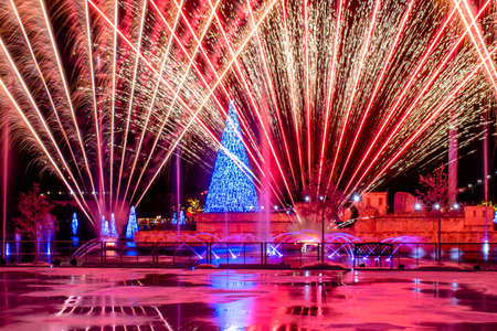 Orlando, Florida. December 30, 2020. Fireworks in Christmas season at Seaworld (3)のeditorial素材