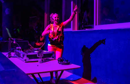Orlando, Florida. September 03, 2021. Nice DJ at Seaworld (9)のeditorial素材