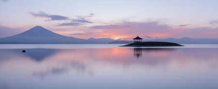 Mt.Fuji and Lake Kawaguchiko at Sunriseの素材