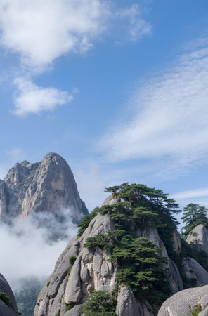 Mount Huangshan, the peak of Huangshan in Chinaの素材