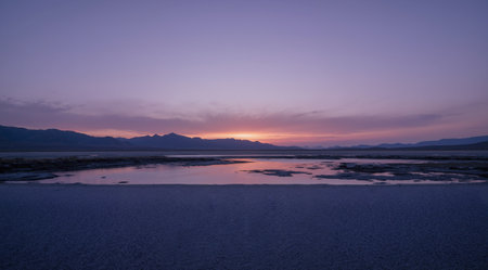 Sunset over the Salt Flats at Salar de Uyuni, Boliviaの素材