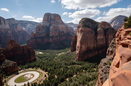Zion National Park is an American national park located in southwestern Utah near the town of Springdale.の素材