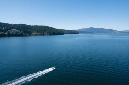 Aerial view of a motor boat on Lake Tahoe, Californiaの素材
