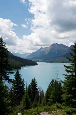Lake Louise, Banff National Park, Alberta, Canada. Lake Louise is the largest freshwater lake in Canada.の素材