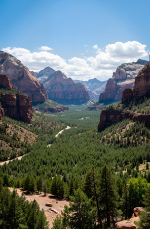 Zion National Park is an American national park located in southwestern Utah near the town of Springdale.の素材