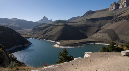 Panoramic view of the lake and mountains in the background.の素材