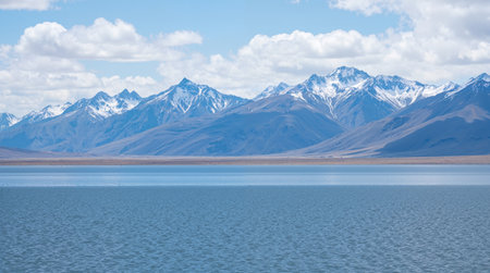 Pangong Lake, is a lake in the Himalayas situated at an altitude of about 4,350 m (14,270 ft)の素材