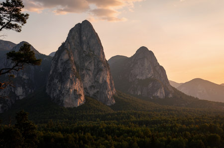 Mountains in Yosemite National Park, California, United States of Americaの素材