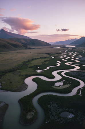 Aerial view of a river in the highlands of New Zealandの素材