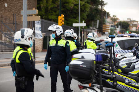 Malaga, Spain. 16th Apr 2020. Covid-19 Tribute applause to health personnel of the Hospital Carlos Haya of Málaga from local Police and Firemen.のeditorial素材