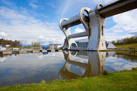Reflection of Falkirk Wheel with green grass, Scotland UKのeditorial素材