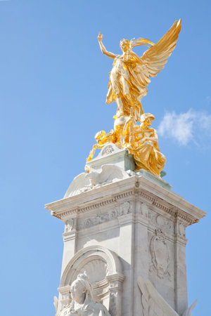 Architecture of Queen Victoria Memorial Statue at Buckingham Palace Side View , London England UKのeditorial素材