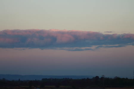 Dark sky before the sun goes downの写真素材