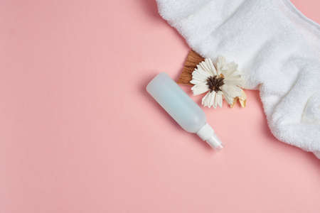 hygiene items skin care aromatherapy pink backgroundの写真素材