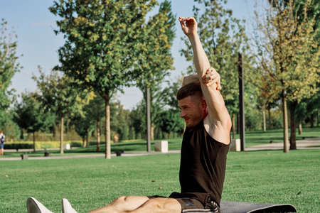 sports man parks workout fitness outdoors lifestyleの写真素材