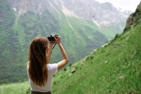 woman photographer nature professionals landscape hobby lifestyleの写真素材