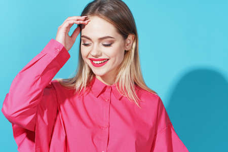 pretty blonde hairstyle fashion posing close-up modelの写真素材