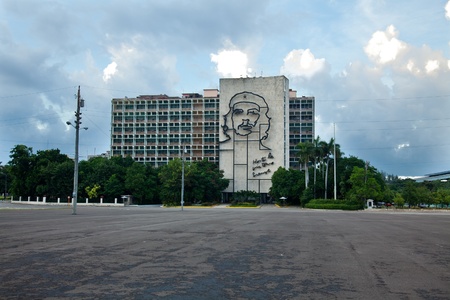 Ministry of the Interior building, featuring iron mural of Che Guevara's face at the Revolution Square in Havana, Cuba のeditorial素材