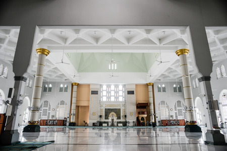 Sabah, Malaysia-Dec. 22, 2014: Beautiful interior decoration of Sabah State Mosque.のeditorial素材