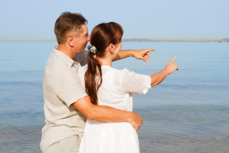 Sweethearts showing on the seaの写真素材