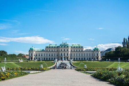 VIENNA, AUSTRIA - JULY 29, 2016: A view of palace Belvedere in Vienna (Austria) and its garden on sunny summer day.のeditorial素材