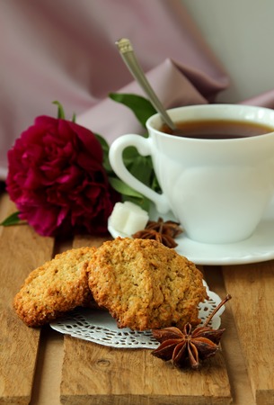 Homemade oatmeal cookies and a cup of tea
の写真素材