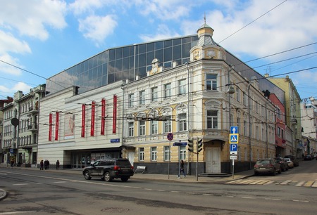 April 8, 2016: Moscow, Russia, on the building type Multimedia Complex of Actual Artsのeditorial素材