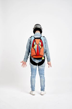 Seven fingers. Fly men shows seven fingers. Sky diver gestures by fingers. Teampleat skydiver.の写真素材