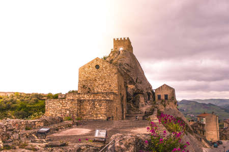 Sperlinga castle view from the top of the Castle on a Cloudy Dayのeditorial素材