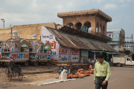 Bharatpur, Rajasthan, India-February 11, 2010: street of Bharatpur and Ganha Mandir temple.のeditorial素材