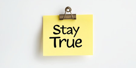 Stay True Reminder. Yellow Sticky Note With Inspirational Quote Stay True On White Backgroundの素材