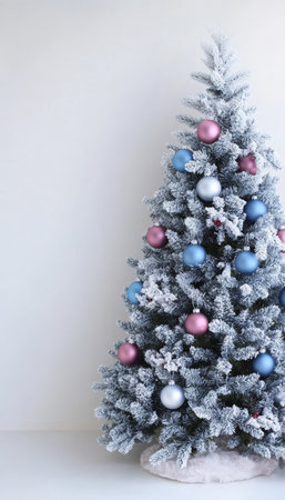 Elegant Christmas Home Decorations with a Beautifully Trimmed Tree for Festive Celebrationsの素材