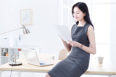 Business women in officeの写真素材