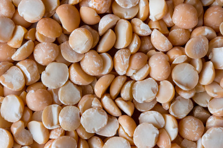Grains dry yellow peas. close-up.の写真素材