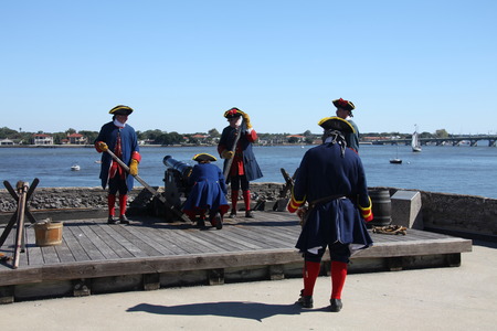 historical performance in Castillo de San Marcosのeditorial素材