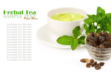 herbal tea with mint isolated on white
の写真素材