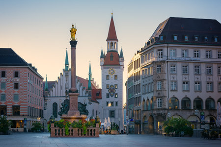 Munich, Germany - September 25, 2021: cityscape with famous Old Town Hall on the central square Marienplatzのeditorial素材