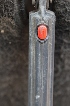 red button with an inscription to pressの写真素材