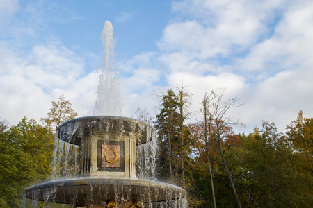 Russia, St. Petersburg, city of Petrodvorets, October 10, 2015. Fountains in the park in autumn Peterhofのeditorial素材