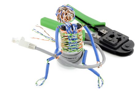 The little man braided from a twisted paire computer cable, does connections for the Internet....