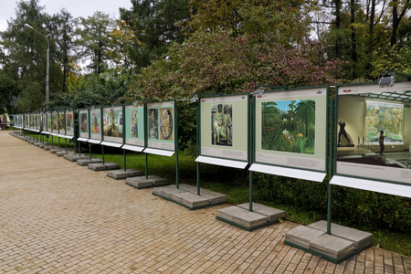 MOSCOW, RUSSIA - SEPTEMBER 22: Reproductions of great artists in Sokolniki Park in Moscow on September 22, 2013.  State Museum carries out the action on the convergence of art and life of the peopleのeditorial素材